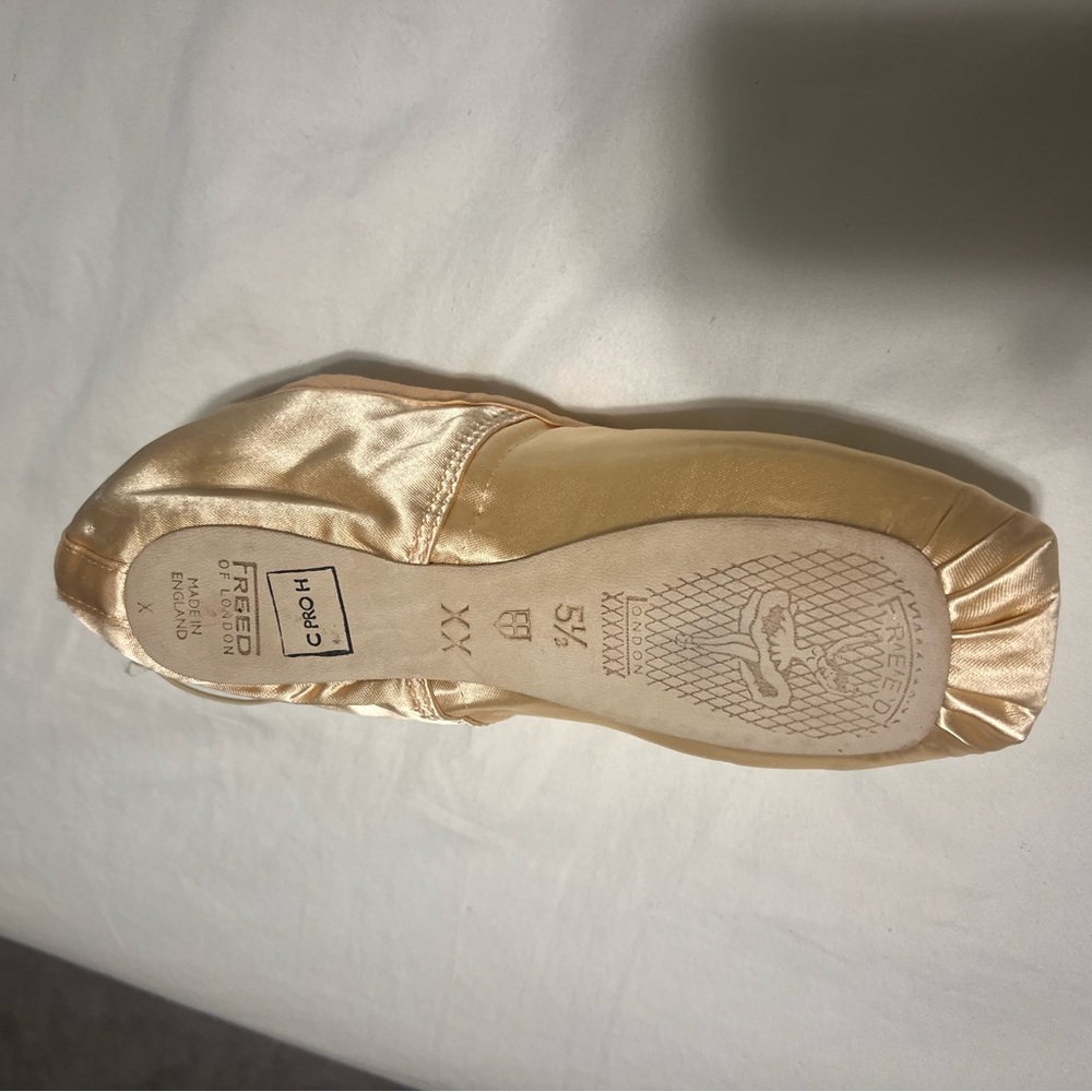 Freed of London Classic pro hard pointe shoes, size 5.5XX